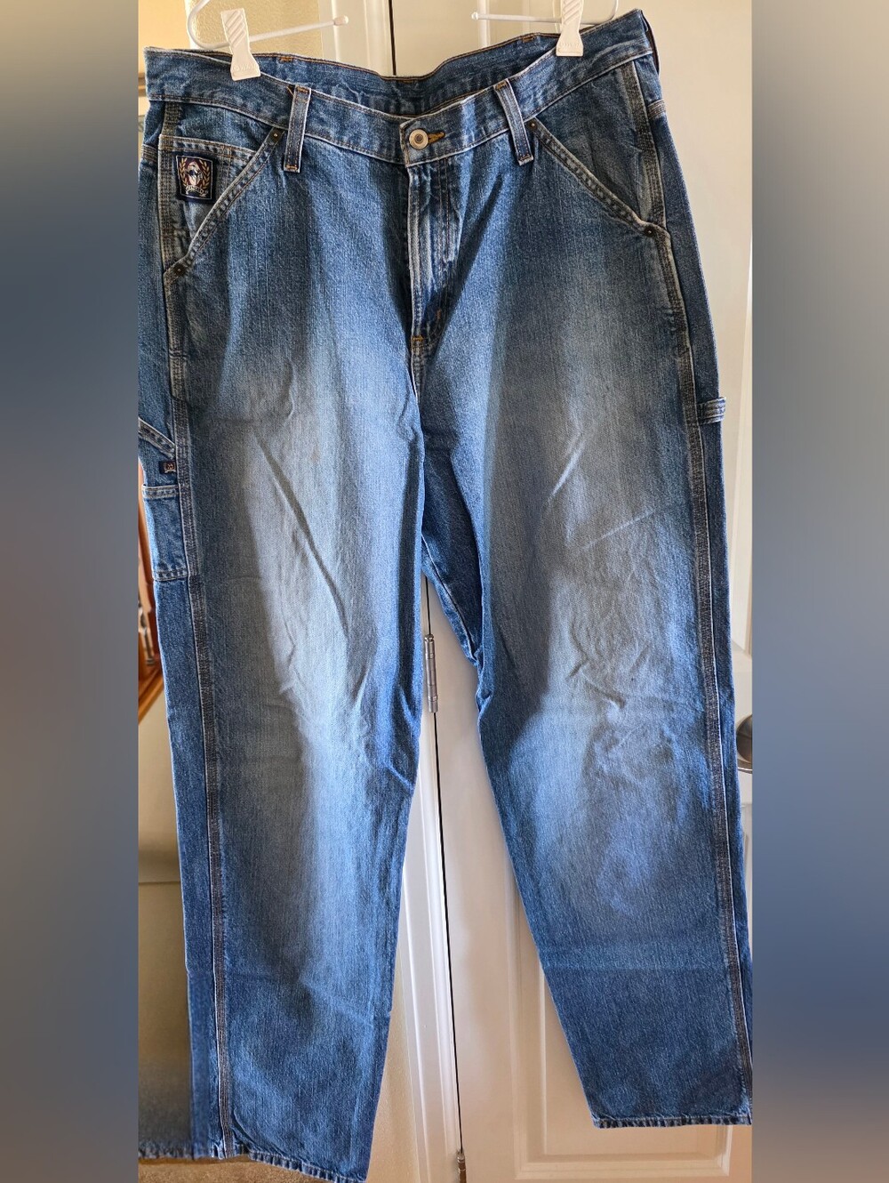 Cinch Men's Relaxed Blue Denim Cargo Jeans